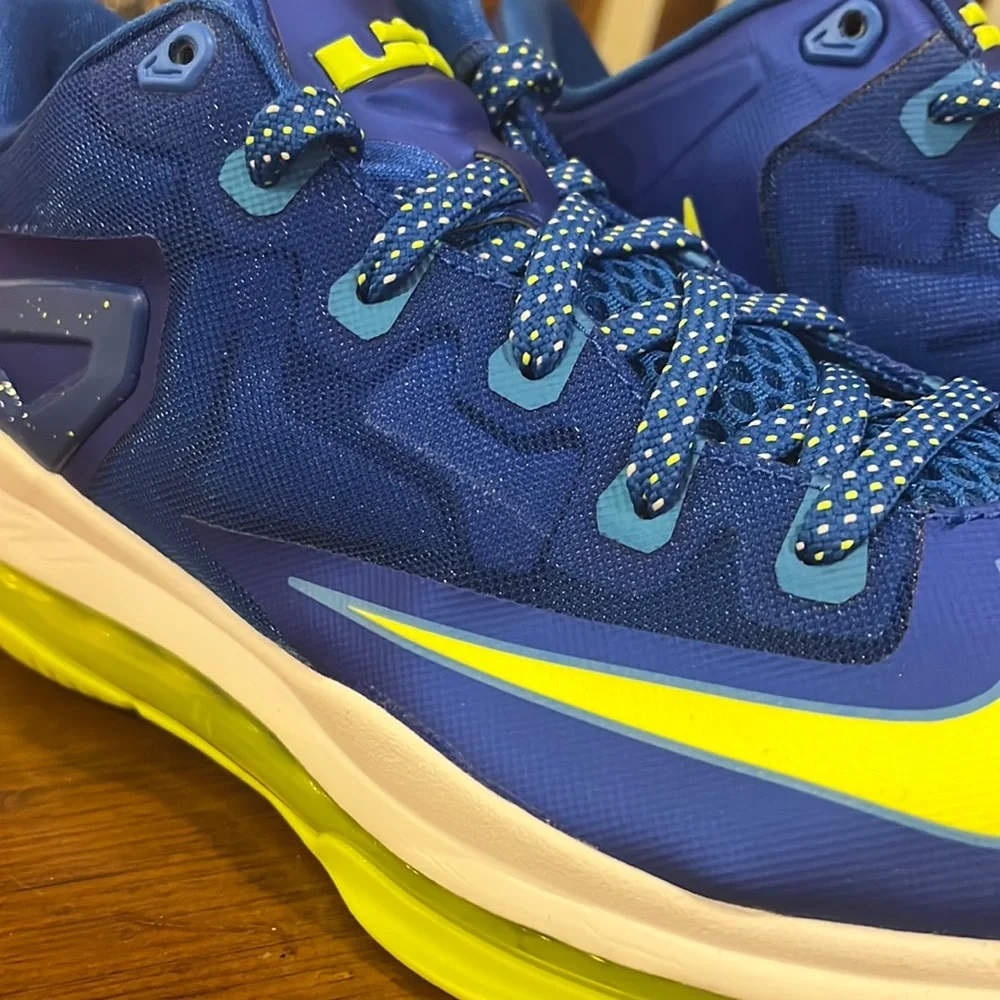 Nike Lebron XI Low Shoes Sneakers 644534 400 Boys Girls Youth Size 5.5Y Size 5.5